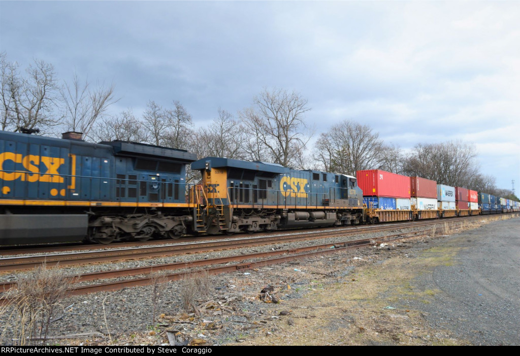 CSX 5378 Long hood to cab shot